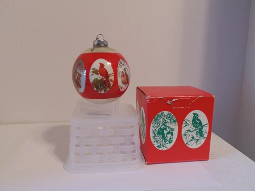 Vtg National Wildlife Federation Natures Christmas 1977 Glass Ornament w/box