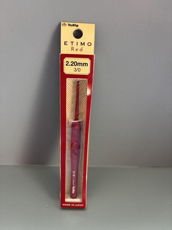 ETIMO Red 2.20 mm 3/0 Crochet Hook Comfortable Ergonomic Design Tulip