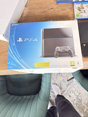 Sony PlayStation 4 Mit 3 Controllern Und 11 Spielen
