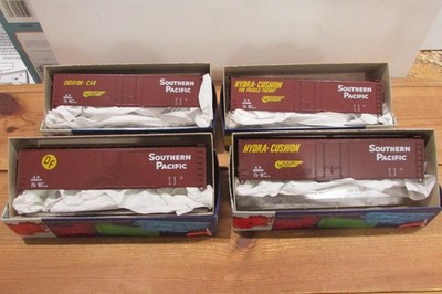 HO Scale Roundhouse Four 50' Plug Door Box Cars Kits Southern Pacific Lot#5358