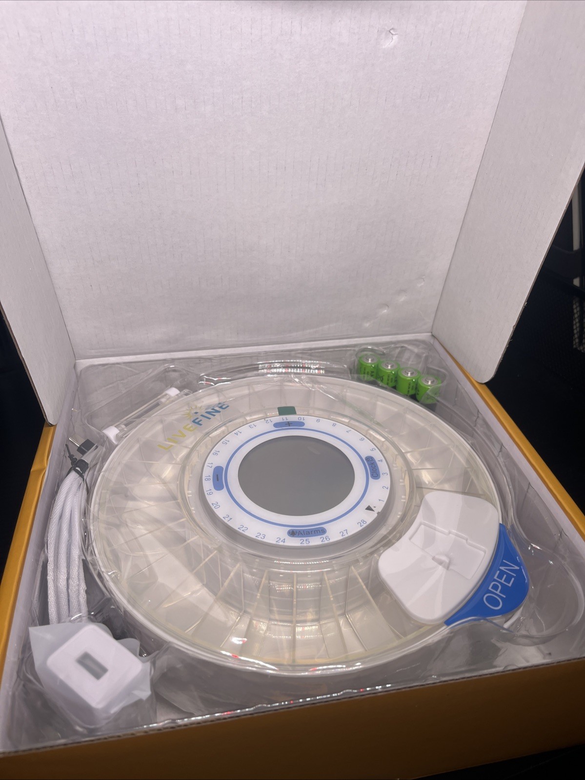 LiveFine Smart WiFi Bluetooth 28-Day Automatic Medication Pill Dispenser New OB