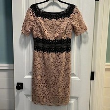 NUE by Shani Lace Floral Nude w/Black Waist/Shoulder Accent Dress. Size 2.  NWT