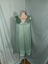 Pre-Owned - Vanity Fair Nightgown Negligee - Light Green - X-Large