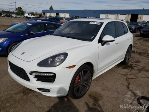 2014 Porsche Cayenne GTS Image 1 of 2
