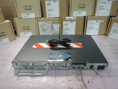CISCO2620 Cisco 2600 2620 Modular Access Router. - Picture 3 of 4