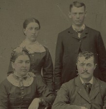 FAMILY PHOTO, CLASSIC 1890s CLOTHING, UPPER CLASS. TINTED TINTYPE.
