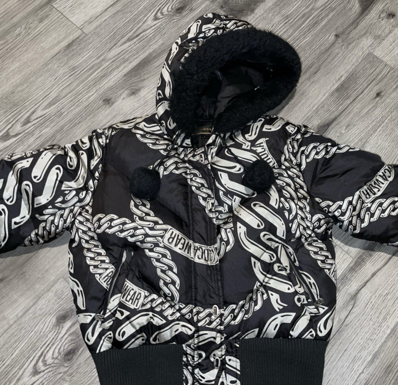 Vintage Rocawear Y2K Black Gold Logo Chain Puffer Jacket Size L