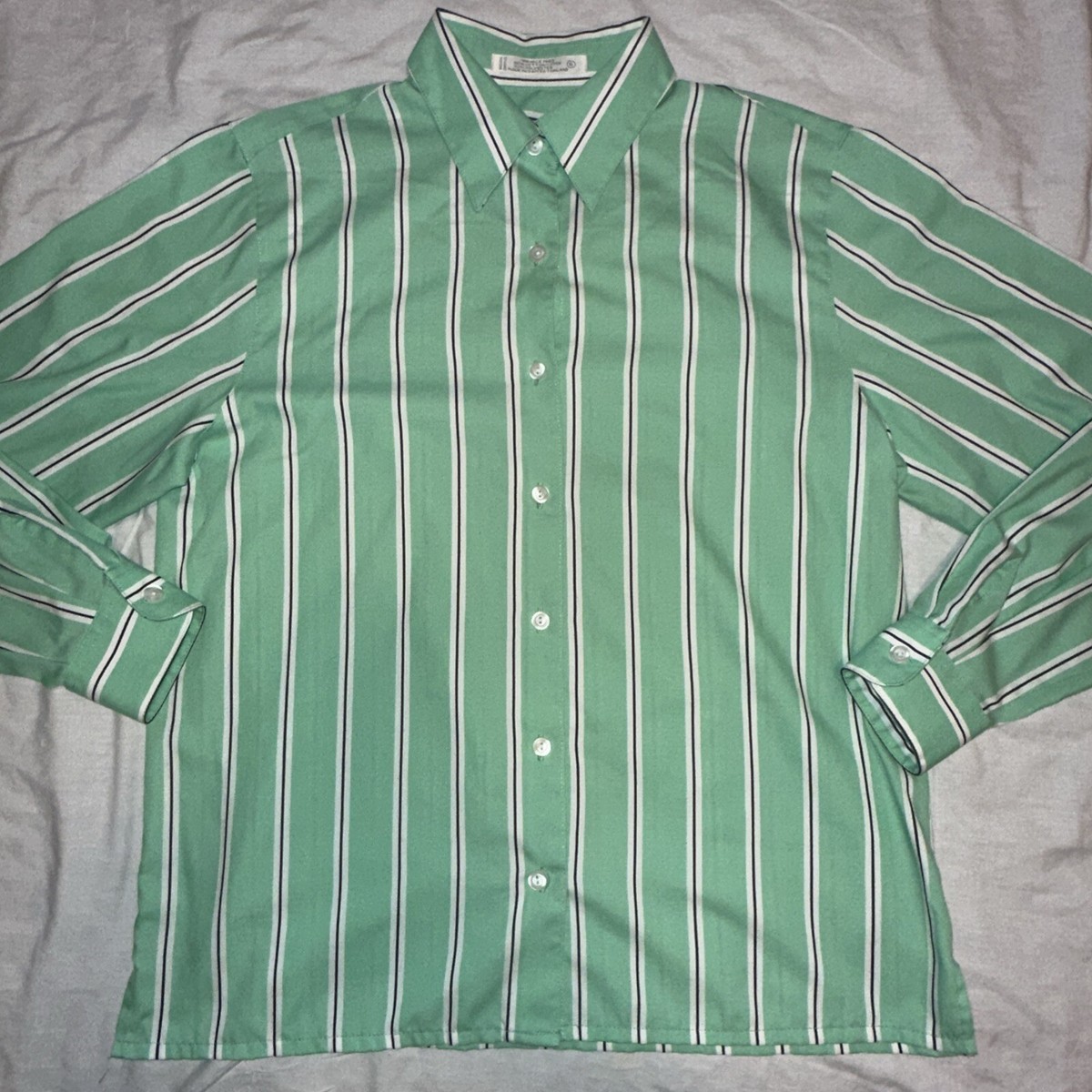 Foxcroft Long Sleeve Green Stripped Button Up Long Sleeve Dress Shirt Sz:6  Women
