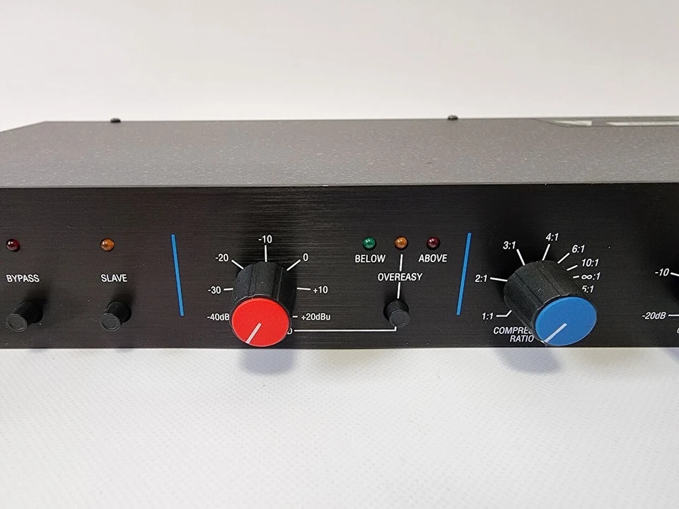 DBX 160A Professional Compressor Limiter Signal Processor - Image 3 of 4
