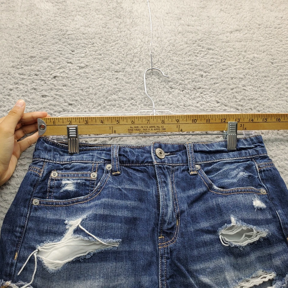 American Eagle Outfitters Tom Girl 短裤女式 4 蓝色牛仔布破旧鞋 — 第 4/4 张图片