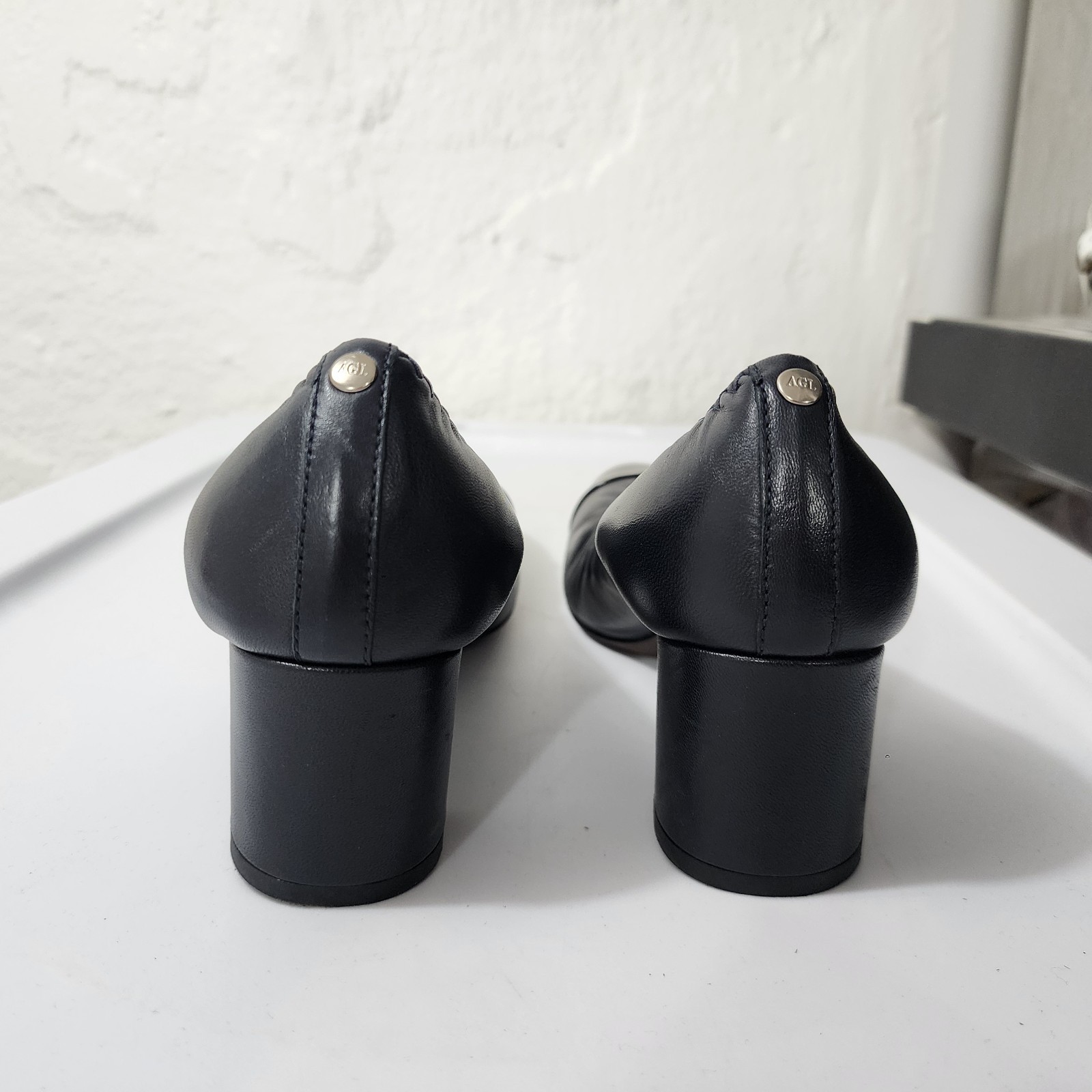 AGL Attilio Giusti Leombruni Black Patent Leather Toe Cap Pumps Heels EU 38 US 8