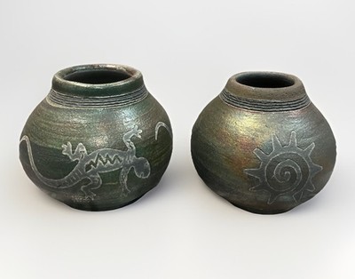 Ben Diller Raku Pottery Vase Sun Hawaiian Lizards Metallic Green Set of (2)