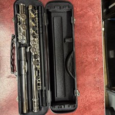 Pearl Flute- Closed Hole. Model PF200. Only Played Twice. Excellent Condition