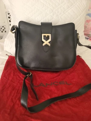 SAC A MAIN BANDOULIERE CUIR NOIR VINTAGE LANCEL - Photo 1/4