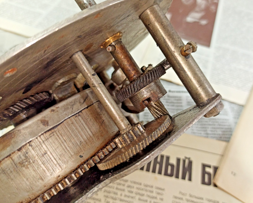 Ancien mécanisme phonographe manivelle moteur à ressort gramophone - Photo 10/11