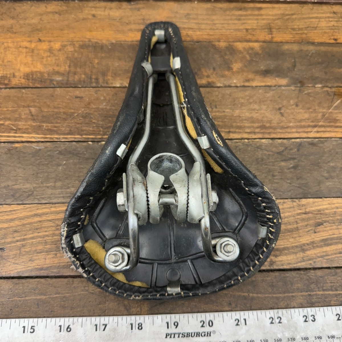 old bmx シート black GT BMX Seat Black Padded fits old mid new