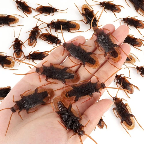 20 Realistic Fake Roaches Rubber Cockroaches Scary Insects Bugs Prank Trick Toy
