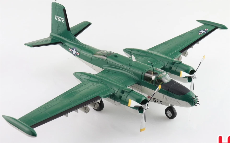 Hobby Master 1:72 B-26K Counter Invader USAF, #64-17672 Prototipo, años 60 HA3229 Foto 3 de 4