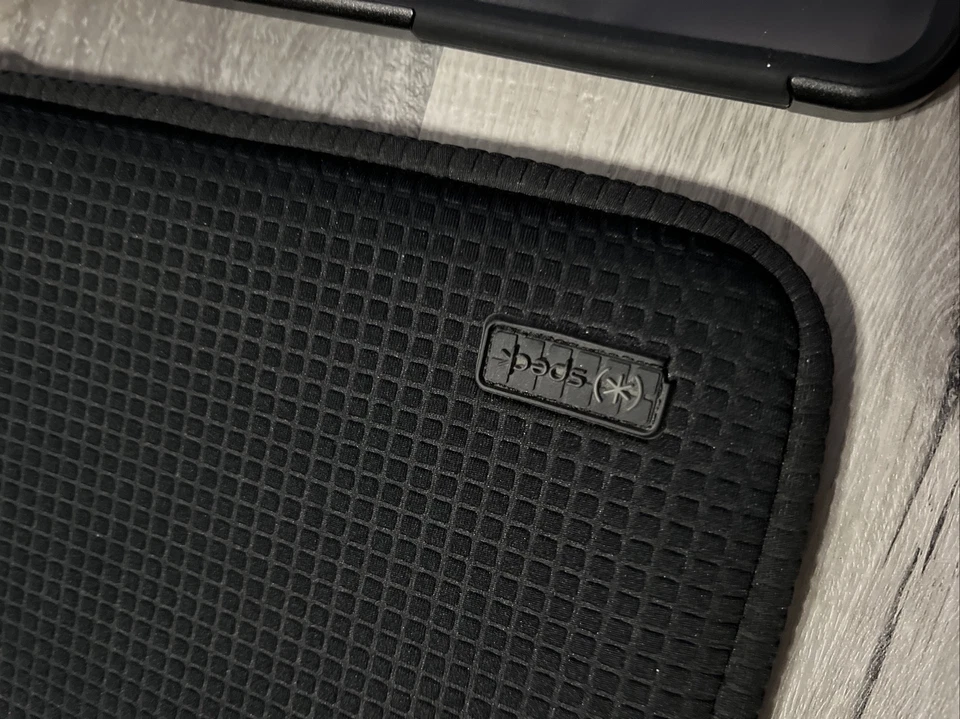 Incipio iPad 1st Gen Silicone And Hard Shell Case Black And Speck Carrying Bag - Image 3 of 4