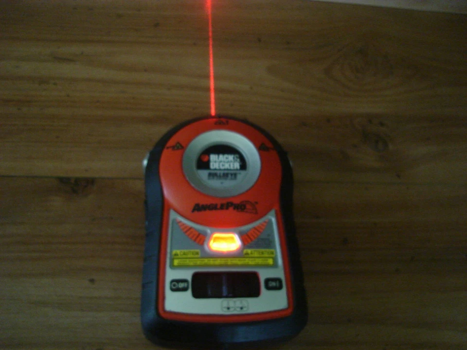 Black & Decker BullsEye BDL170 Auto-Leveling Laser With AnglePro - Image 4 of 4