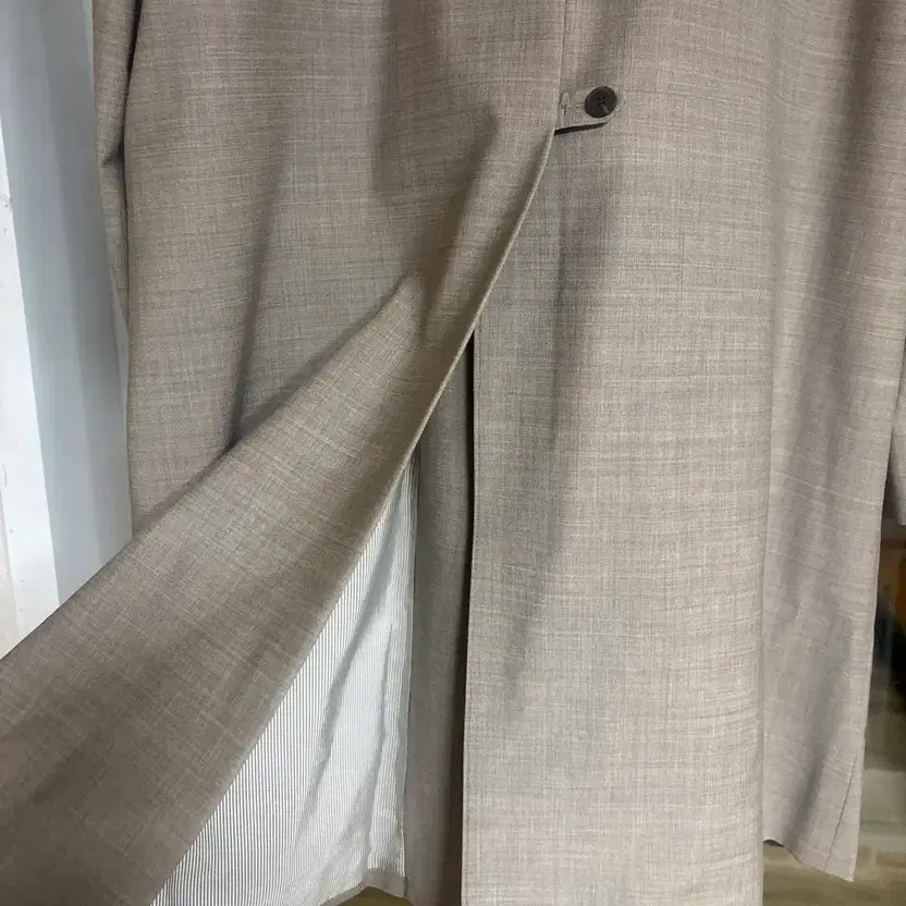 Beige Jacket with Patterned Lining for Spring & F… - image 2