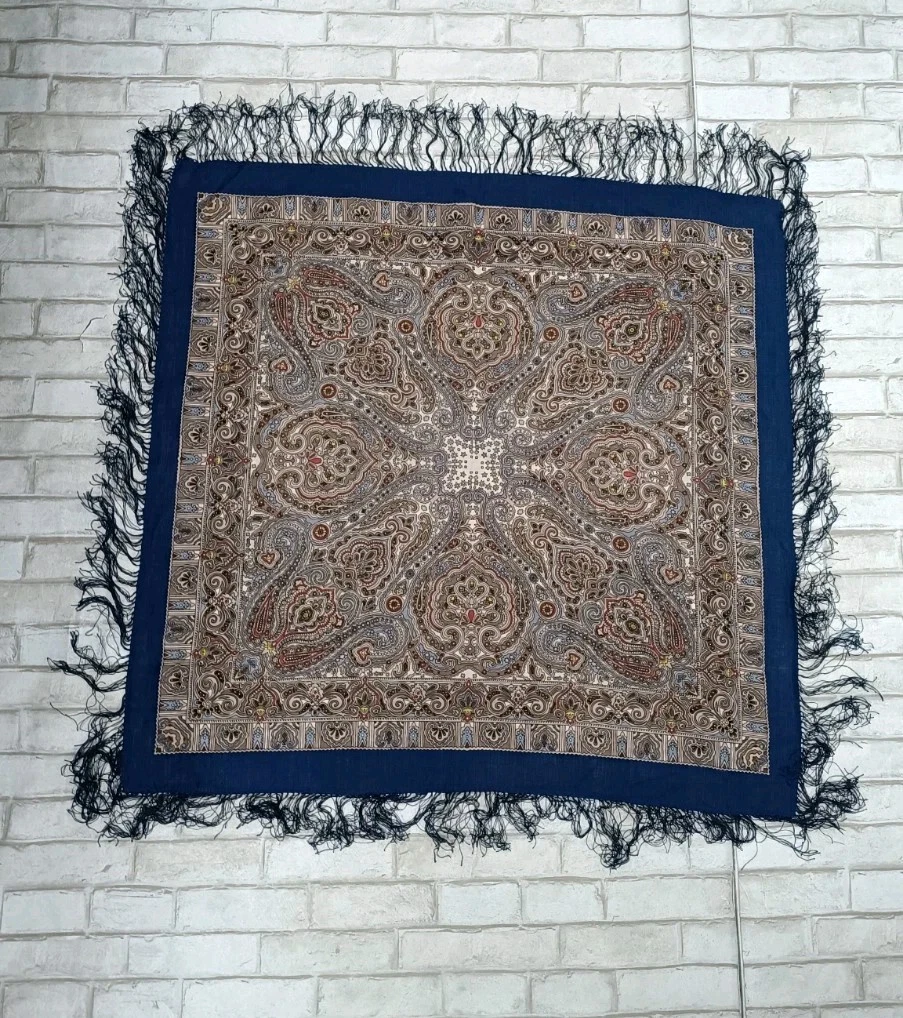 Pavlovo Posad Wool scarf with silk fringe "Mosaic", 89x89 cm