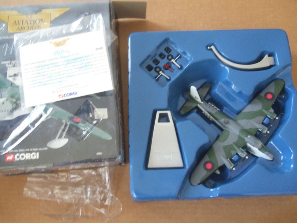 ARCHIVO DE AVIACIÓN CORGI CORTO SUNDERLAND Mk-W4004 RAAF 461 1:144 48804 #2 Foto 2 de 4