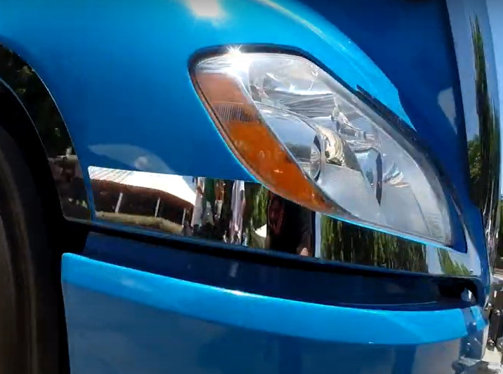 KENWORTH T680 HEADLIGHT STAINLESS STEEL TRIM BEZEL PAIR SET