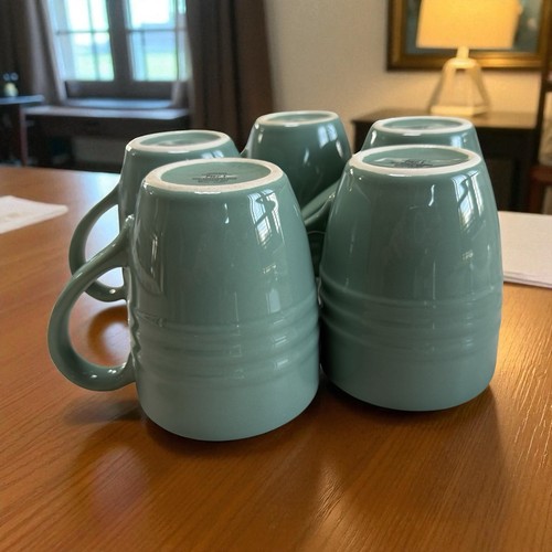 Juego de 5 tazas de café Pier 1 Essentials verde salvia acanaladas 4 1/2" usadas en excelente estado - Imagen 11 de 13
