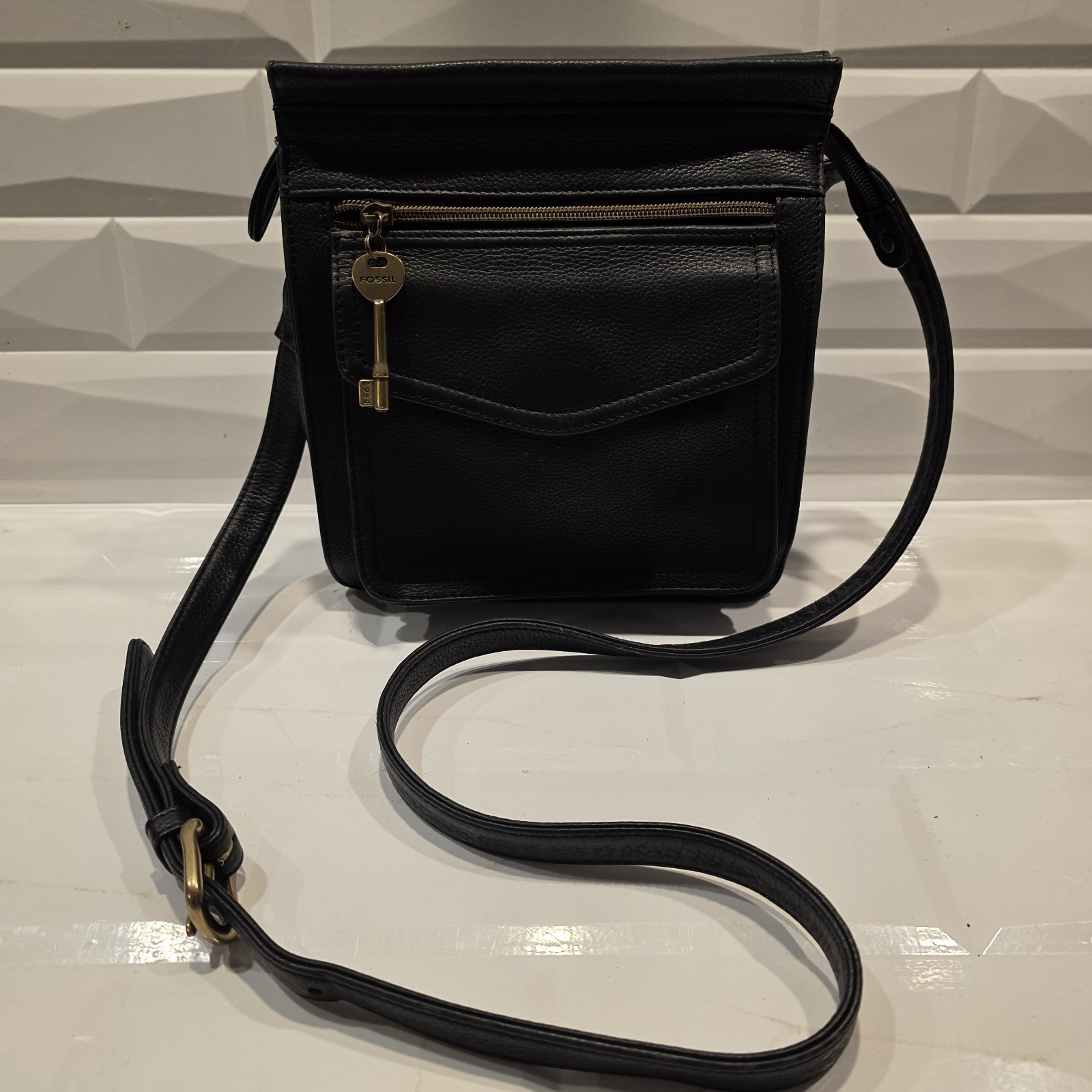 Vintage Fossil 1954 Pebbled Black Leather Crossbody Shoulder Bag