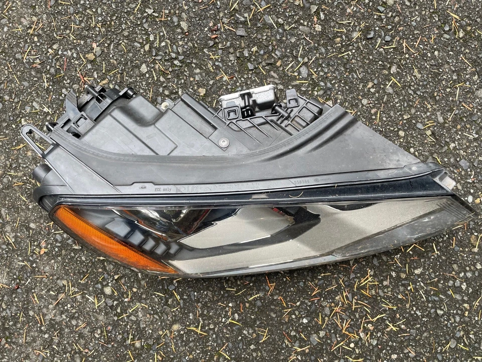 Complete 2011-2014 Volkswagen Touareg Xenon HID Headlight Assembly 7P1941752 - Image 3 of 4