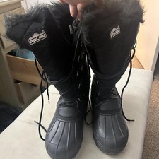 Black Polar winter boots with faux fur lining #winterboots