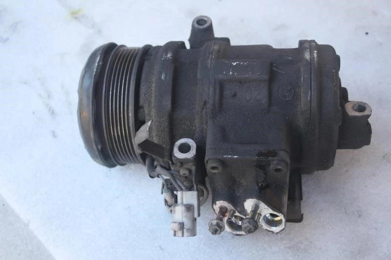 1998 LEXUS LS400 AIR CONDITION AC COMPRESSOR - Image 2 of 4