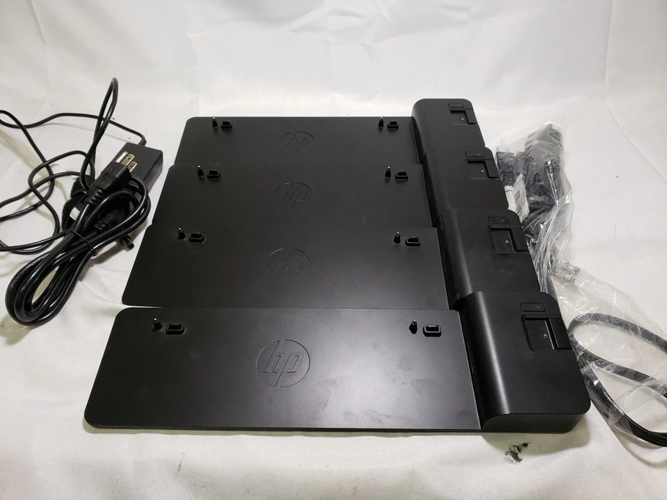 Lote de 4 estaciones de acoplamiento HP 2013 D9Y32AA UltraSlim con 2 cables de alimentación HP 65W Foto 2 de 4