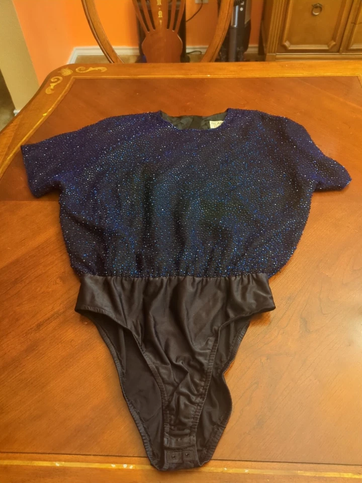 Blusa BlackTie Oleg Cassini azul com miçangas tamanho M - Imagem 3 de 4