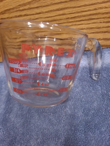 Vtg. PYREX 1 Cup Glass Measuring Cup  Standard Metric Measurements Red USA