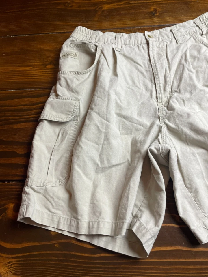 Columbia Shorts, Men's Size 36, Tan, Cargo, Pockets - Image 3 of 4