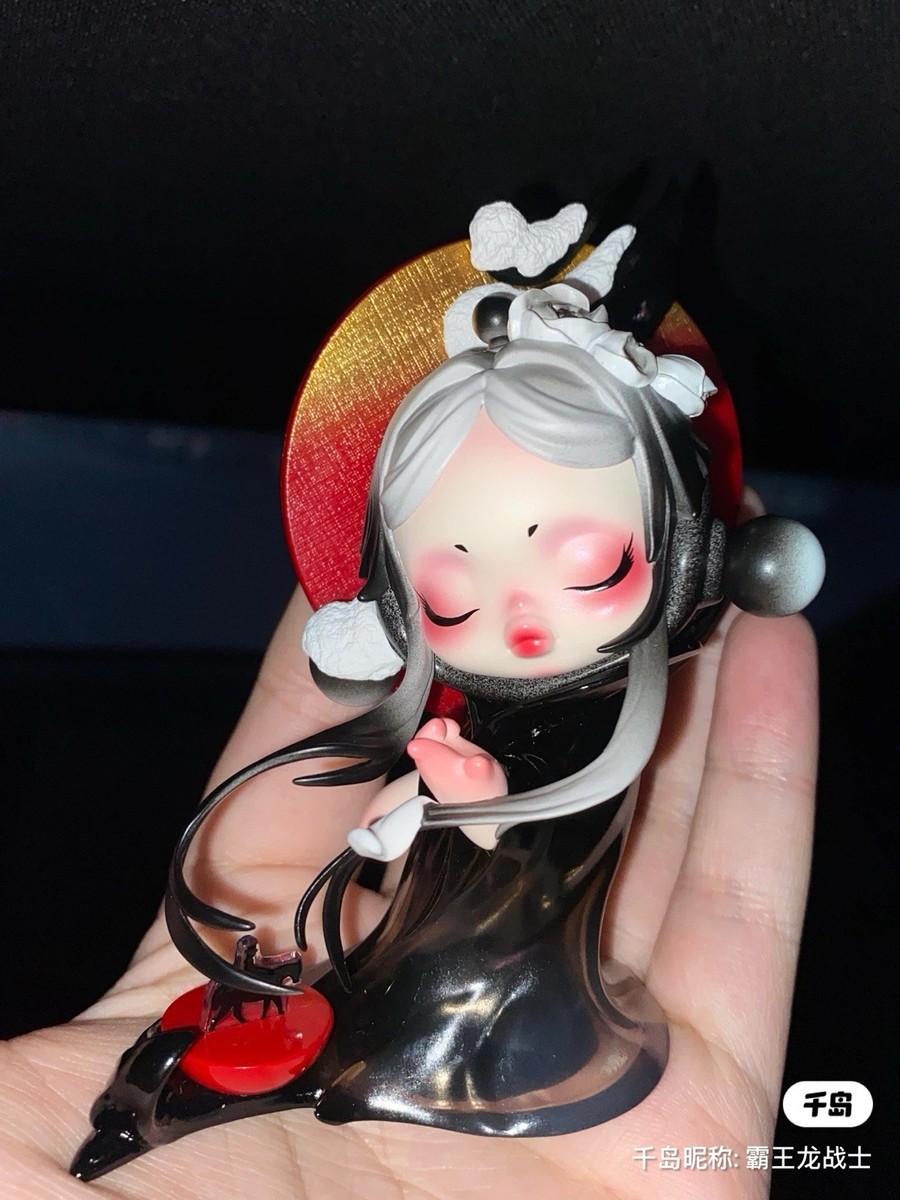 POP MART The Golden Gallop Series Figures - Wind Rider (Skullpanda