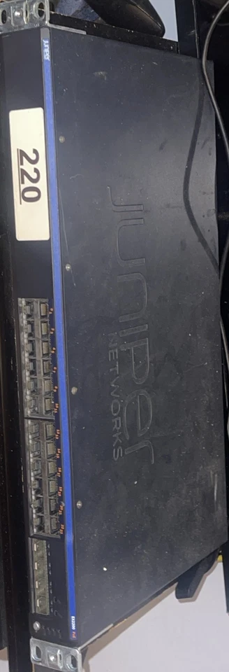 Juniper Networks Ex3300-24p - Image 2 of 2