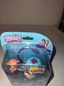 NEW FINGERLINGS DANNY & GIANNA BFF COLLECTION PLEASE READ