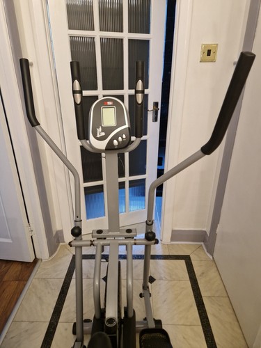 XS SPORT CT310S indoor gym Elliptical Bike, stepper with LCD display - Picture 2 of 3