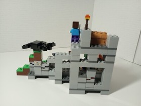 LEGO Minecraft The Cave #21113 100% Complete w/Box PLUS 8.5" STEVE Action Figure