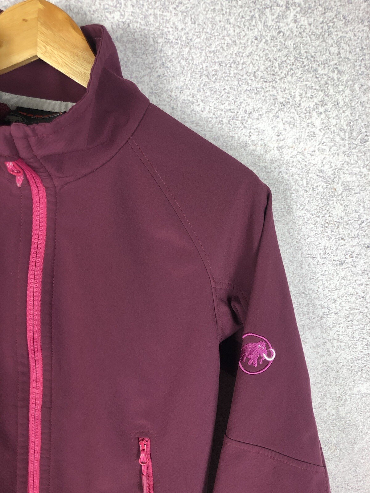 Woman’s Mammut Softshell Jacket Softech Outdoor S… - image 3