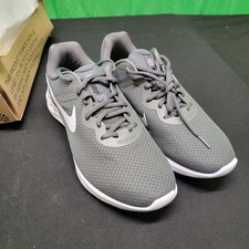 Nike Revolution 6 NN Gris Hierro/Blanco Para hombres Zapatos para Correr Para hombres 8.5 Para mujeres 10