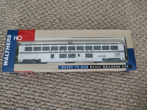 Walthers, escala HO Amtrak Superliner II Sightseer Lounge No. 33042, Fase IV | Zustand: Used