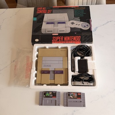 Nintendo SNES Super Nintendo Console-Original Box/x2 Games