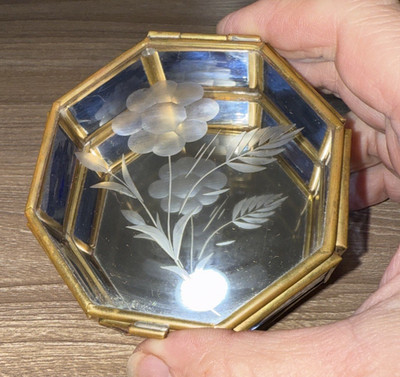 Vtg Small Glass Etched Flower Brass Trinket Box Beveled Edge Blue Octagon 3 1/2''