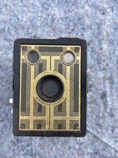 VINTAGE KODAK SIX-20 BROWNIE JUNIOR CAMERA