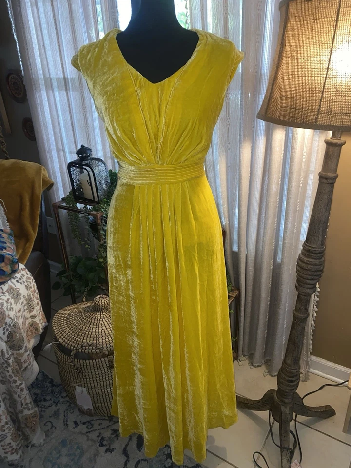 Oscar De La Renta 2019 Resort Gown Runway Sample - Image 2 of 4