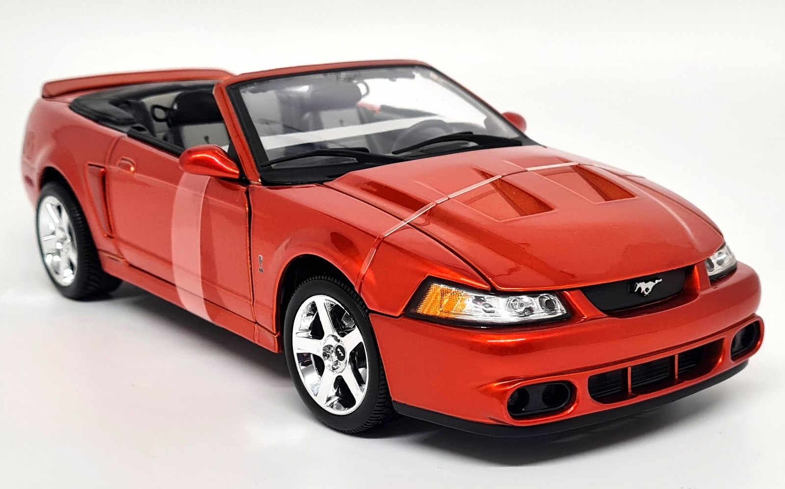 Maisto 1/18 Ford Mustang SVT Cobra Convertible 03 Orange Diecast Scale Model Car